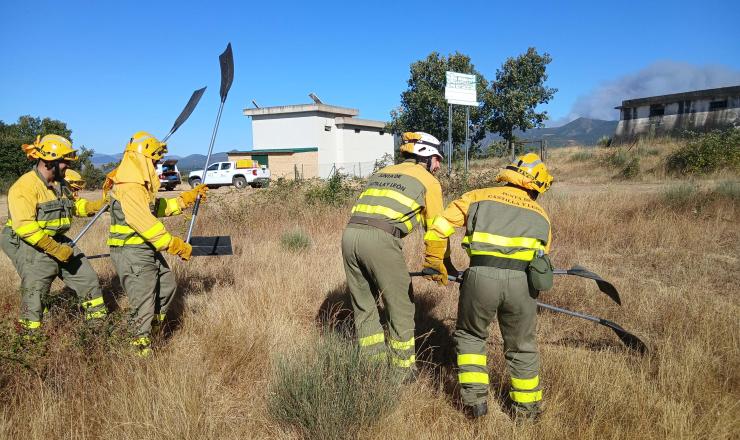 Figura 1. Formación práctica de cuadrilla de tierra (línea de defensa). Cuadrilla Romeo-3.5. Ciudad Rodrigo (Salamanca). REMP 